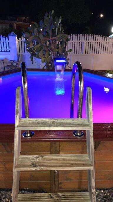 Le Sable Bleu - Evasion Tropicale A Sainte-Anne - Plage 5Min - Piscine - Parking - Logement Climatise - Vue Sur Les Palmiers - Parfait Pour Sejours En Famille Ou Entre Amis Extérieur photo