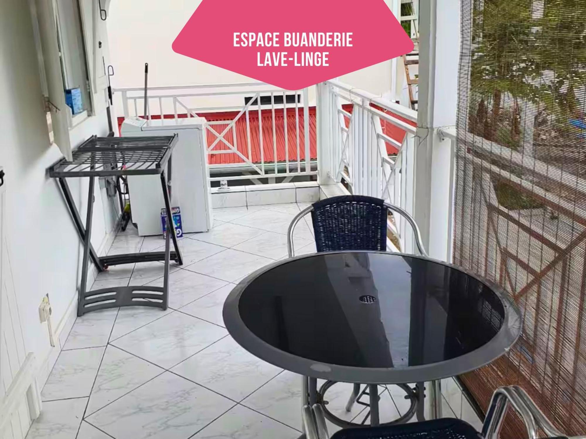 Le Sable Bleu - Evasion Tropicale A Sainte-Anne - Plage 5Min - Piscine - Parking - Logement Climatise - Vue Sur Les Palmiers - Parfait Pour Sejours En Famille Ou Entre Amis Extérieur photo